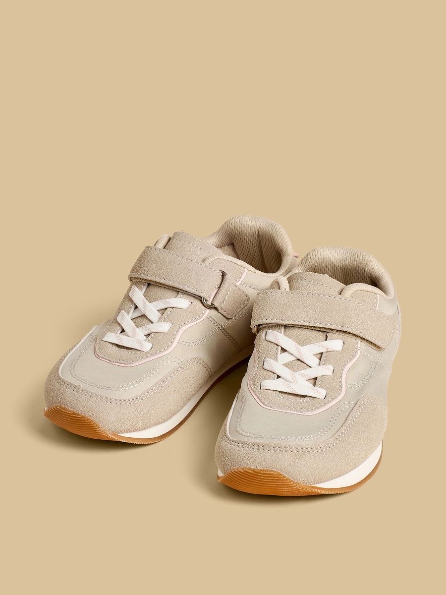 Textured Sports Shoes with Hook and Loop Closure