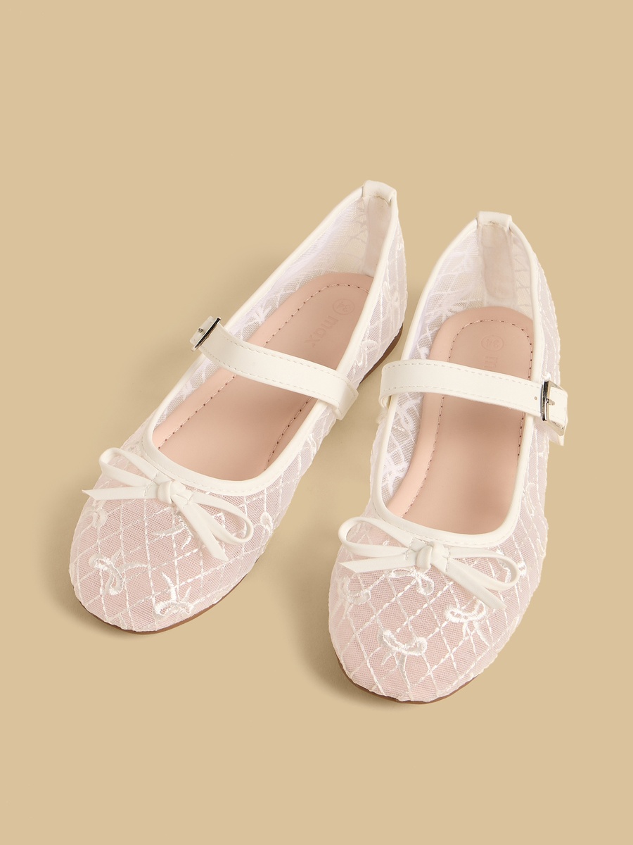 Bow Embroidered Mary Jane Shoes with Buckle Closure