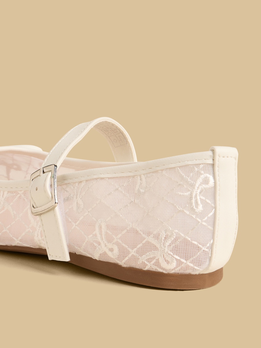 Bow Embroidered Mary Jane Shoes with Buckle Closure