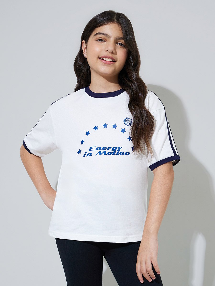 Teen Girls White Graphic Print T-Shirt and Black Solid Leggings Set