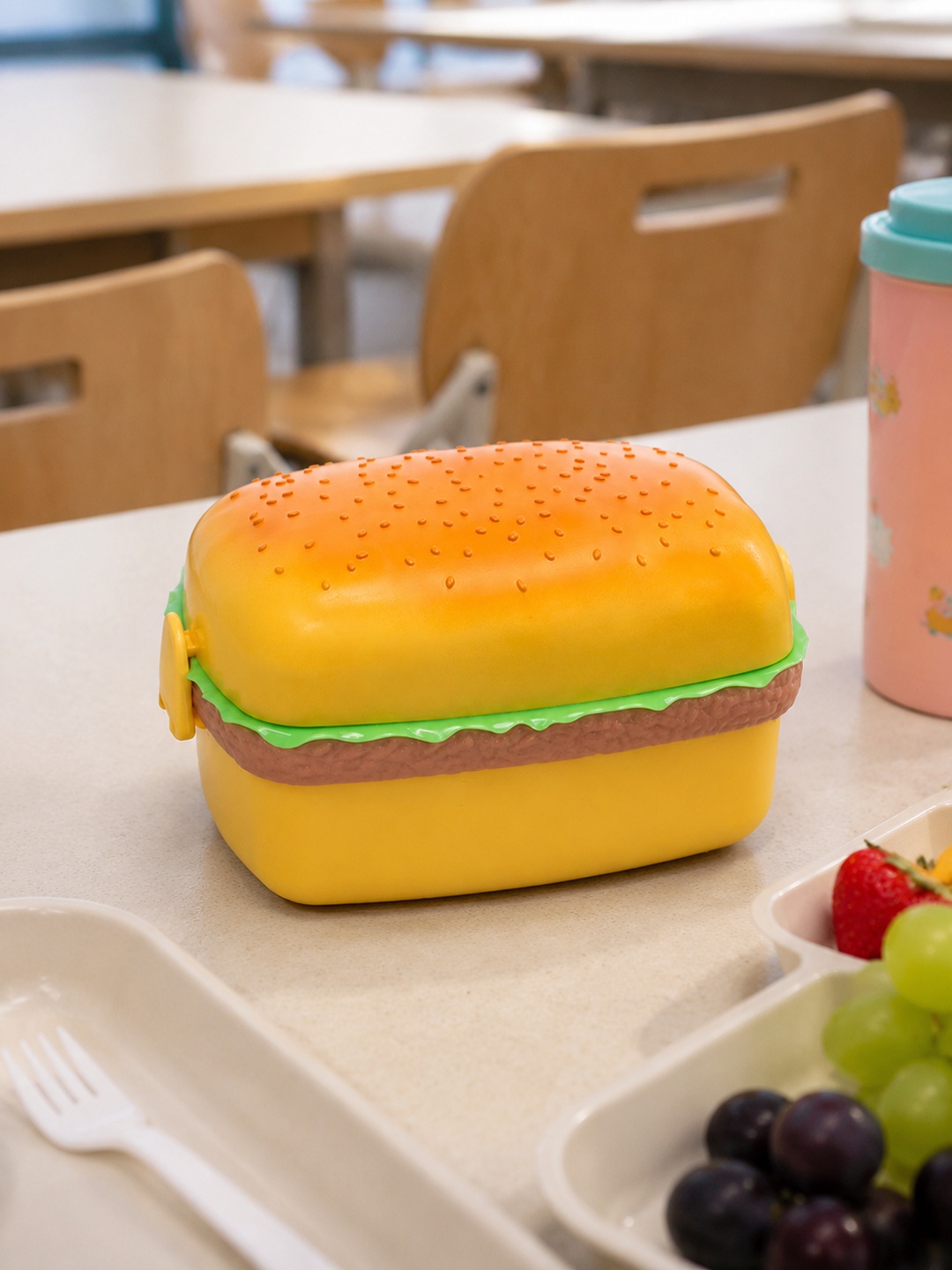 Hamburger-Shaped Plastic Lunch Box with Lid