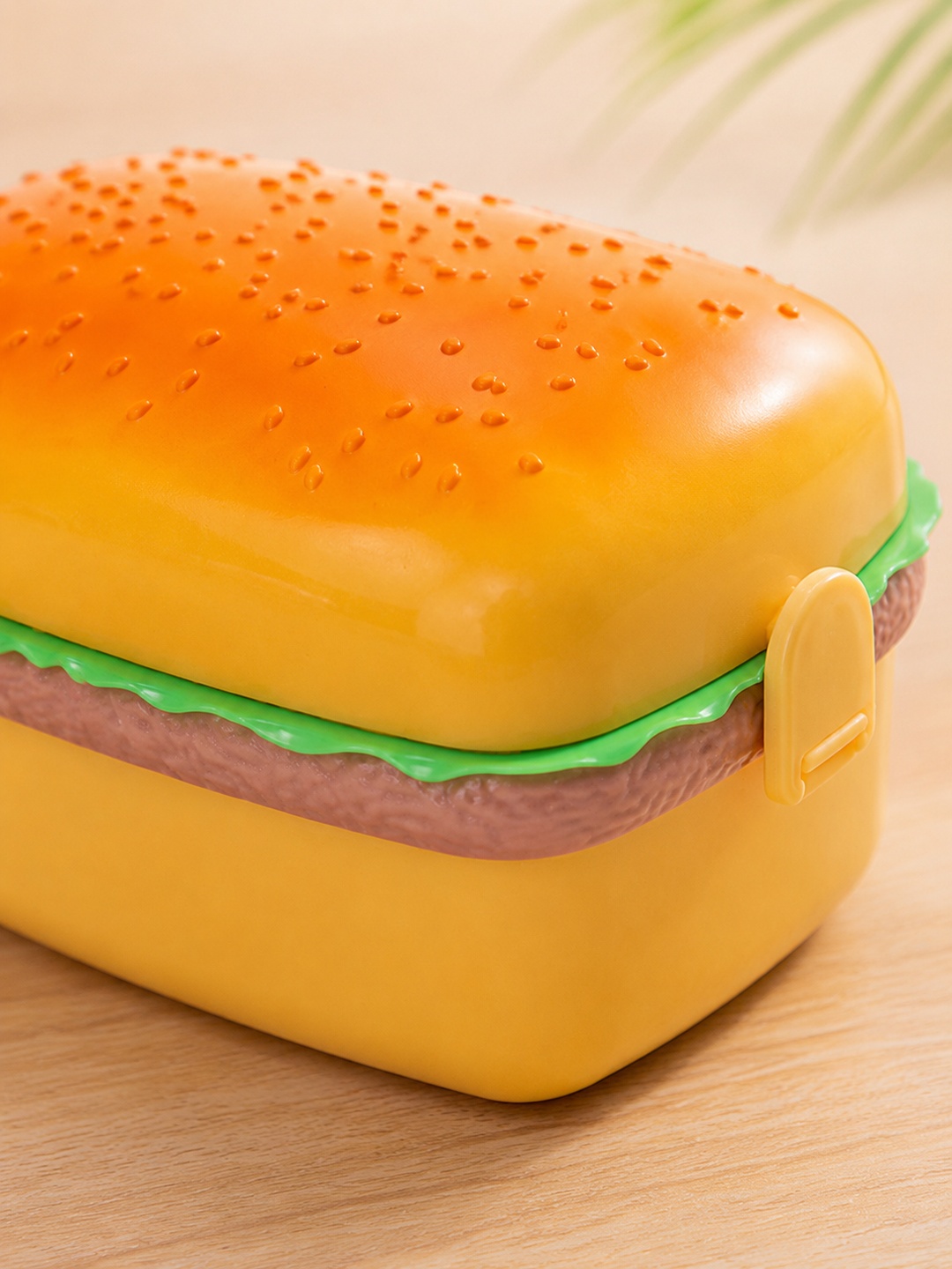 Hamburger-Shaped Plastic Lunch Box with Lid