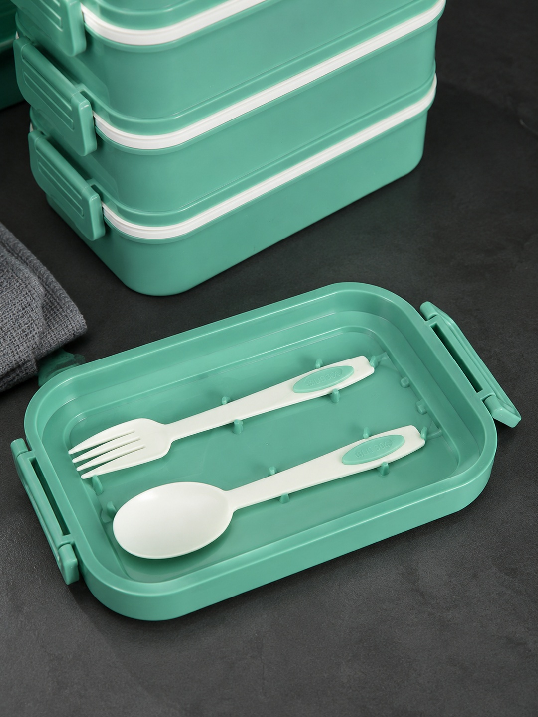 Green 3-Tier 2700ml Lunch Box with Handle, Spoon and Chopsticks
