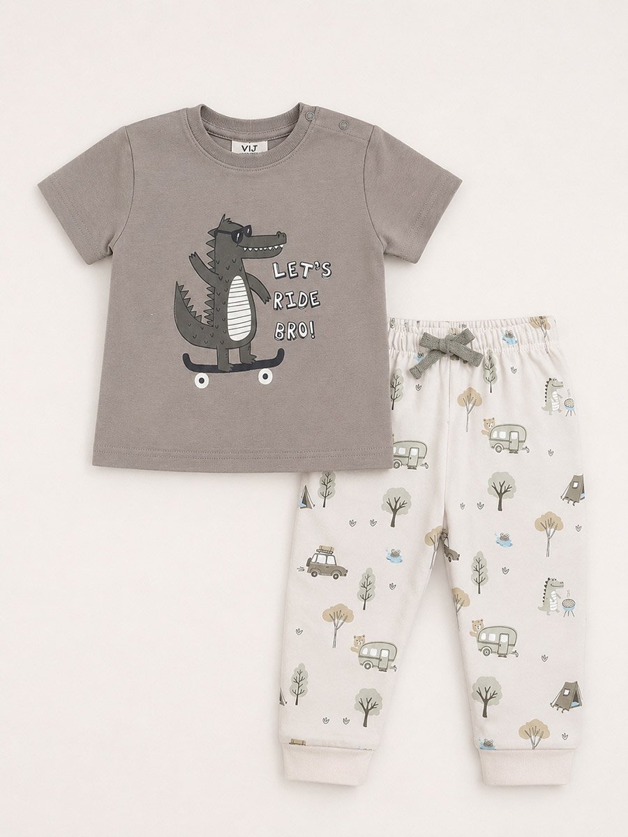 Boys Cotton Skater Gator Print Pyjama Set with Short Sleeve T-Shirt and Cuffed Pants