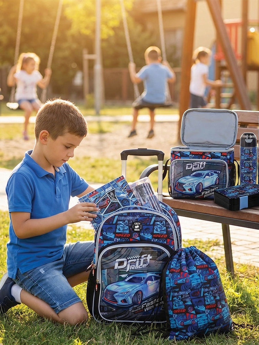 18-Inch Set of 5-Backpack, Water Bottle, Lunch Box, Lunch Bag and Pencil Case - Car Racing