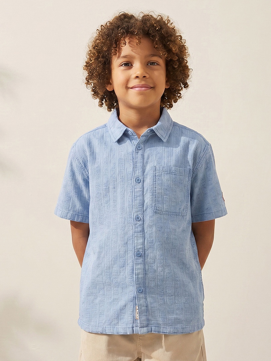 Short Sleeves Shirt with Textured Design