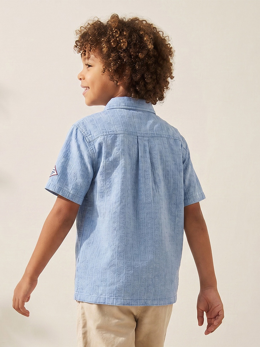Short Sleeves Shirt with Textured Design
