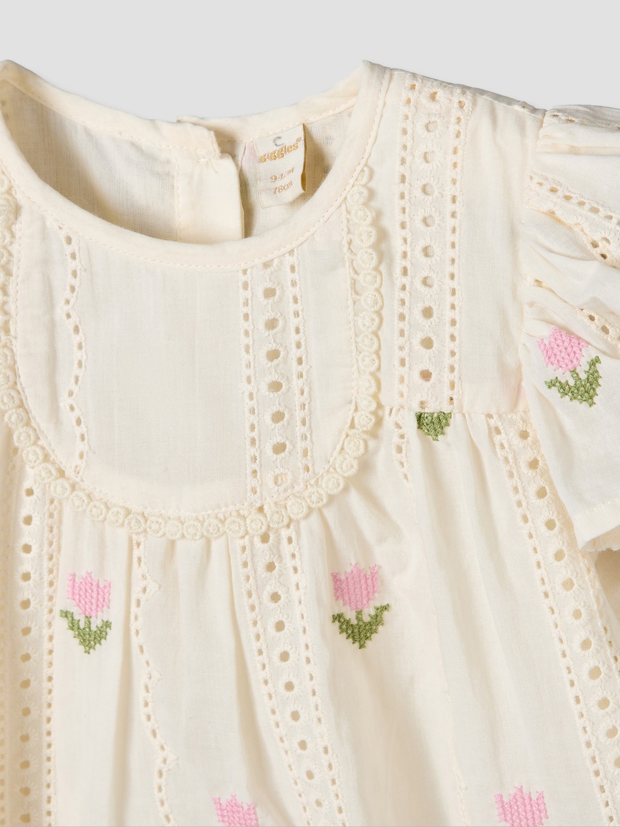 Round Neck Short Sleeves Top and Pants Set with Floral Embroidery