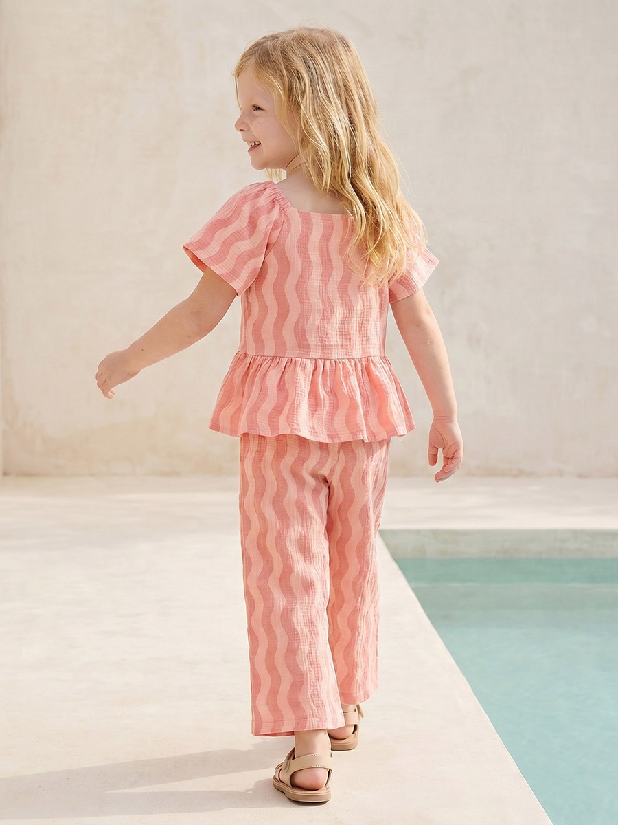 Square Neck Short Sleeves Peplum Top and Pants Set with Wavy Pattern