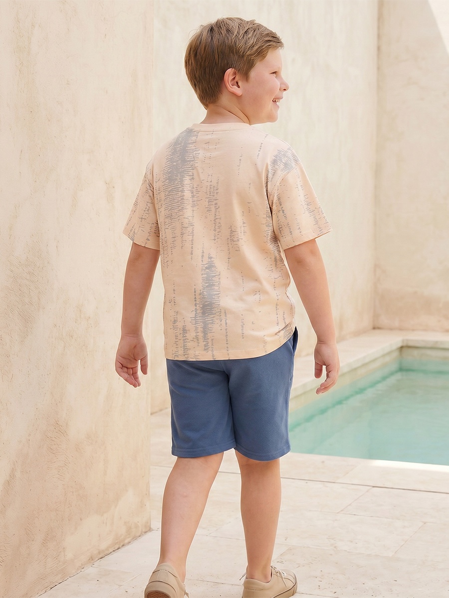 Crew Neck Short Sleeves T-Shirt and Shorts Set with Abstract Print