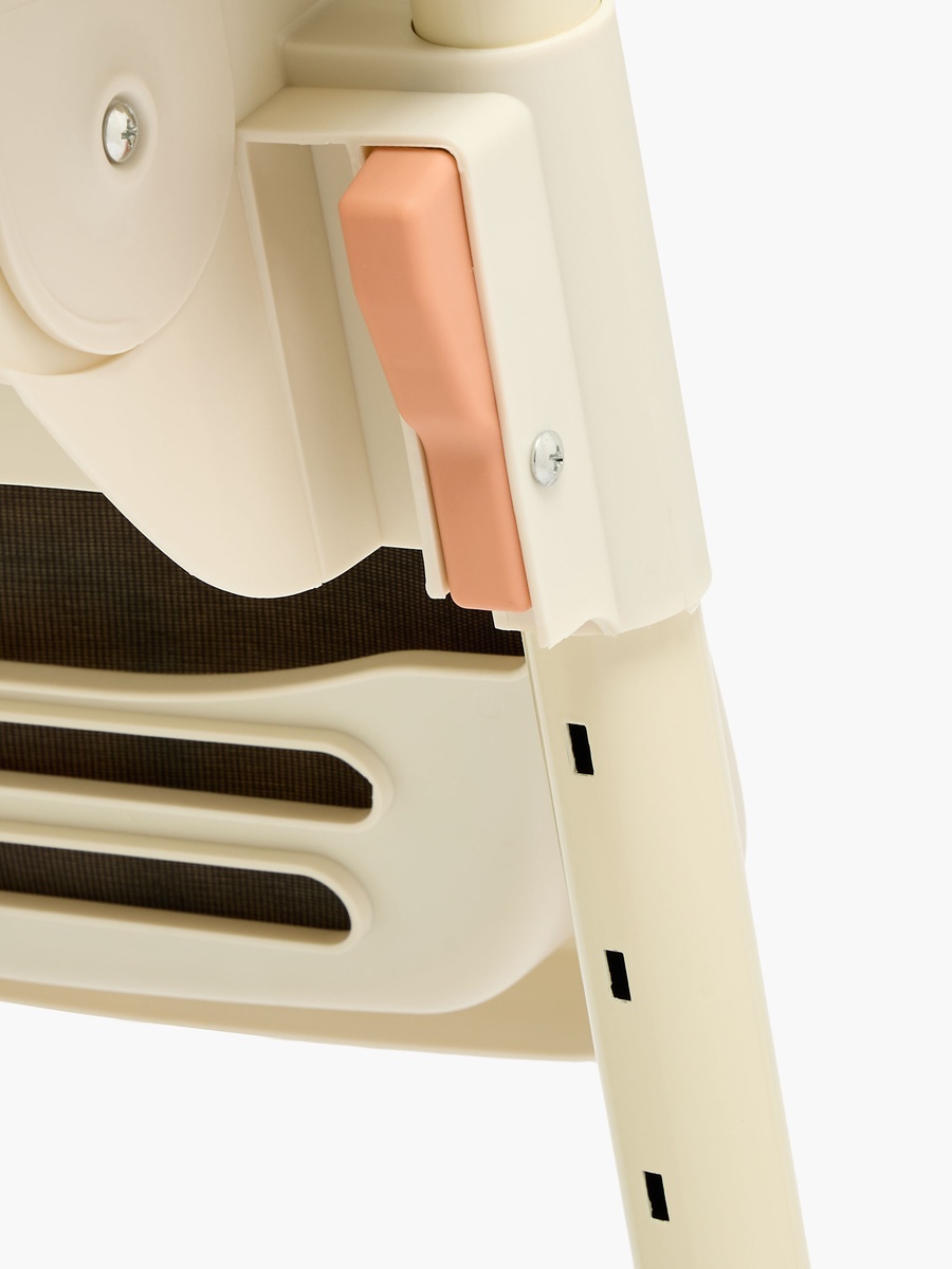 Bridger High Chair with Wheels