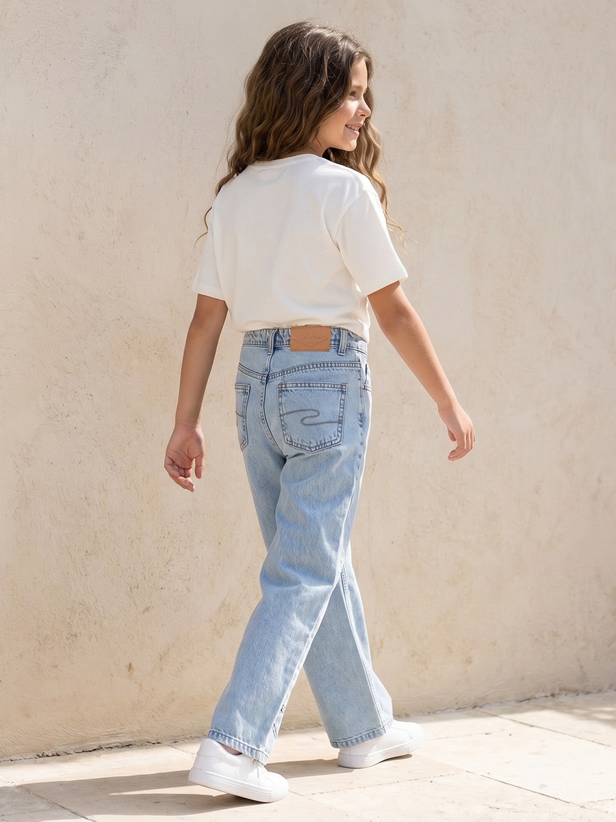 Mid Rise Bootcut Fit Jeans with Heart Detail