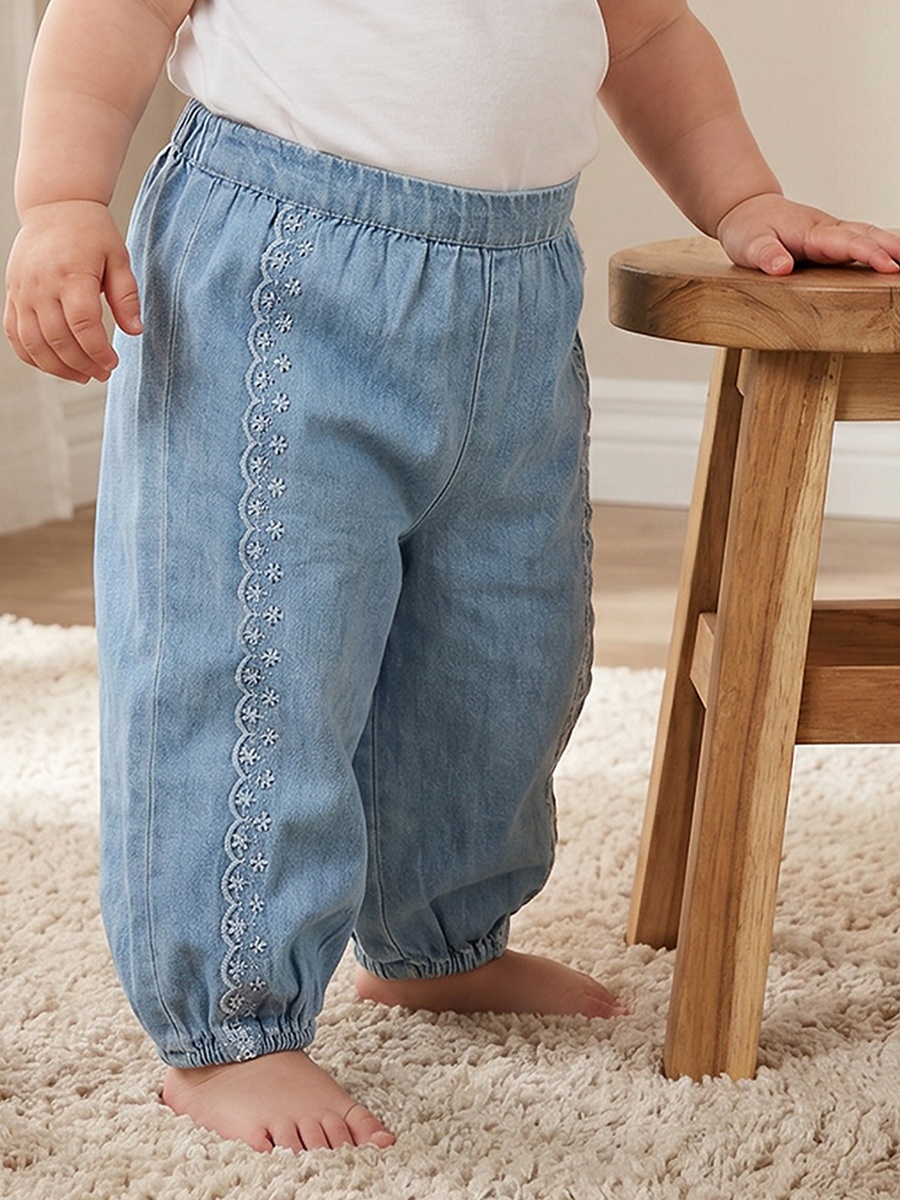 Jeans with Floral Embroidery