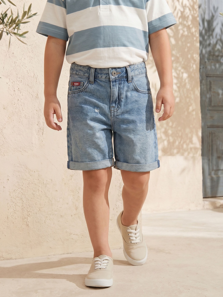 Knee Length Mid-Rise Shorts with Distressed Detail