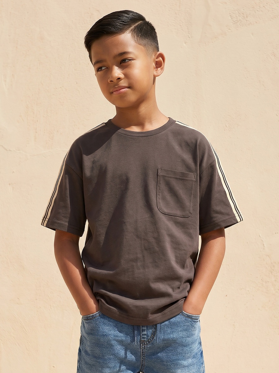 Crew Neck Short Sleeves T-Shirt with Pocket