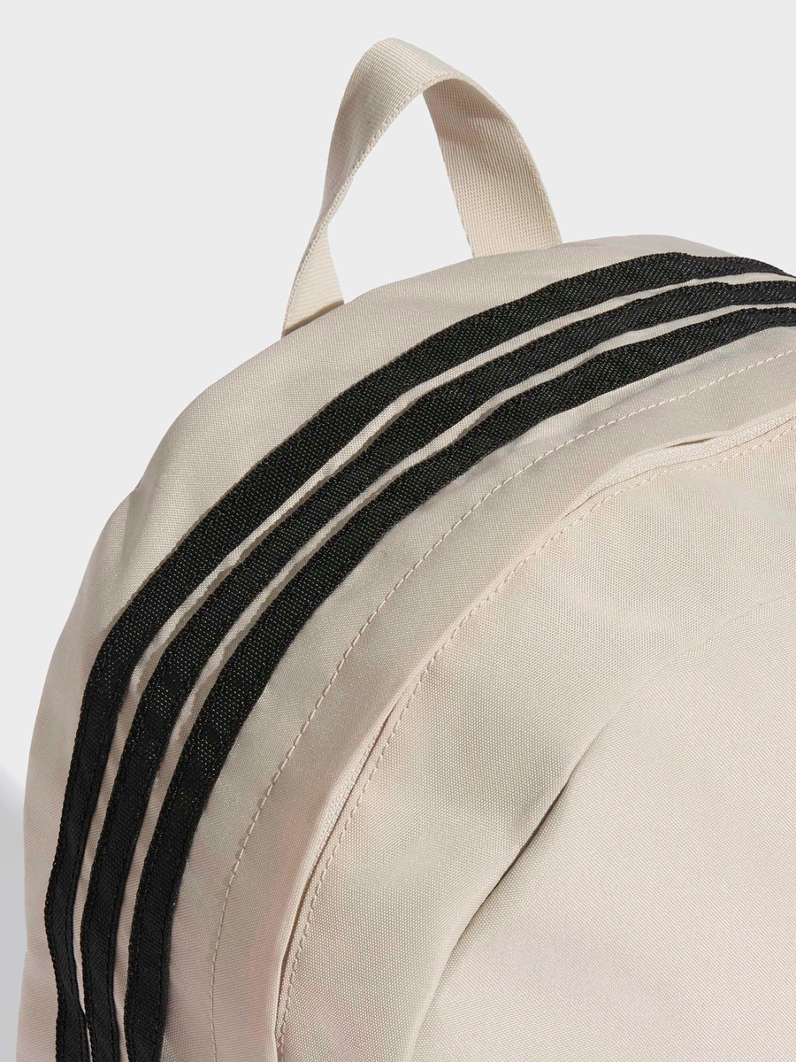 Solid Backpack with Adjustable Shoulder Straps - 22.2 L