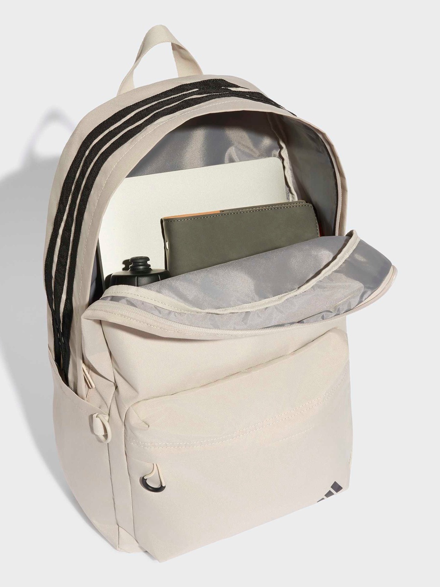 Solid Backpack with Adjustable Shoulder Straps - 22.2 L