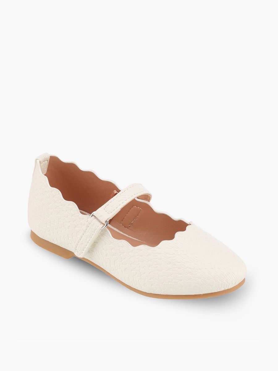 Girls Textured Mary Jane Shoes with Scalloped Trim