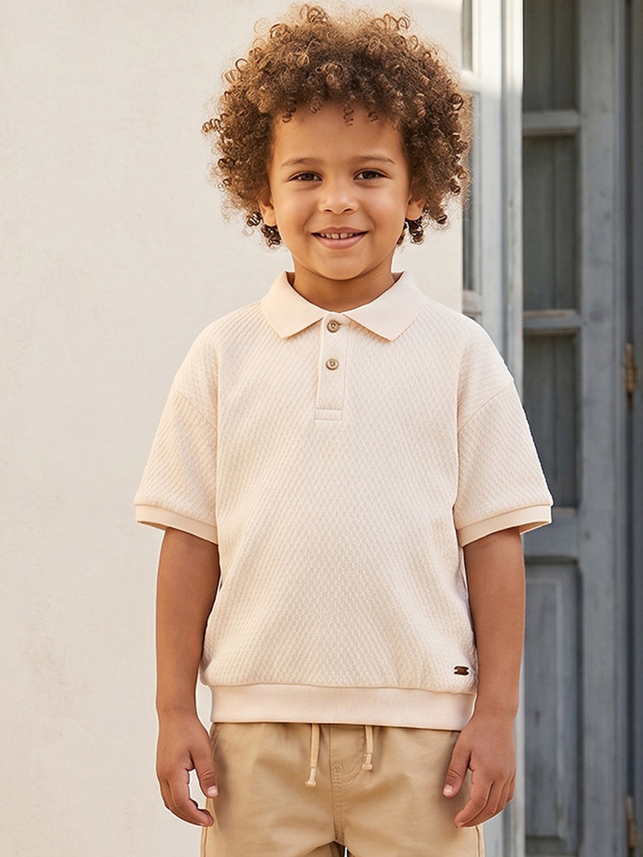 Collared Short Sleeves Polo T-Shirt with Textured Design