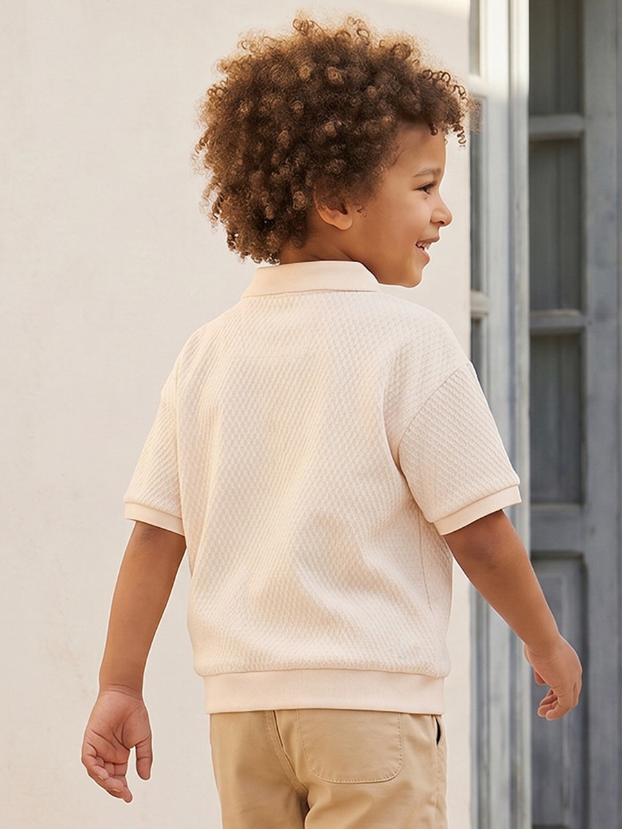 Collared Short Sleeves Polo T-Shirt with Textured Design
