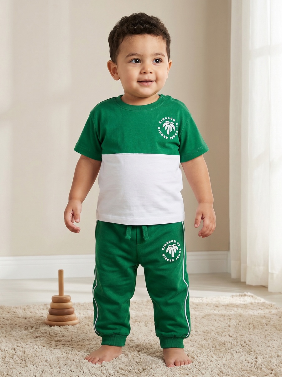 Crew Neck Short Sleeves T-Shirt and Joggers Set with KSA National Day Print