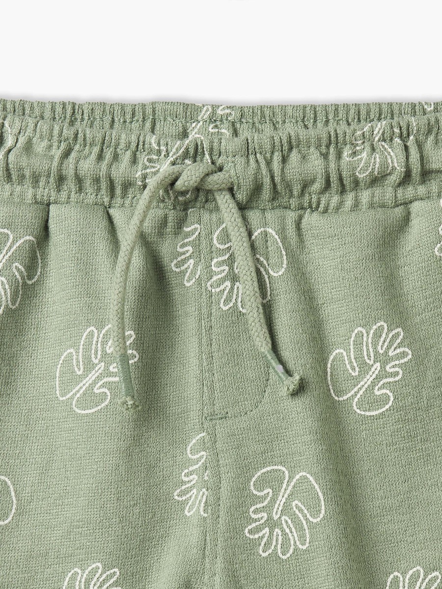 Camp Collar Short Sleeves Shirt and Shorts Set with Leaf Print