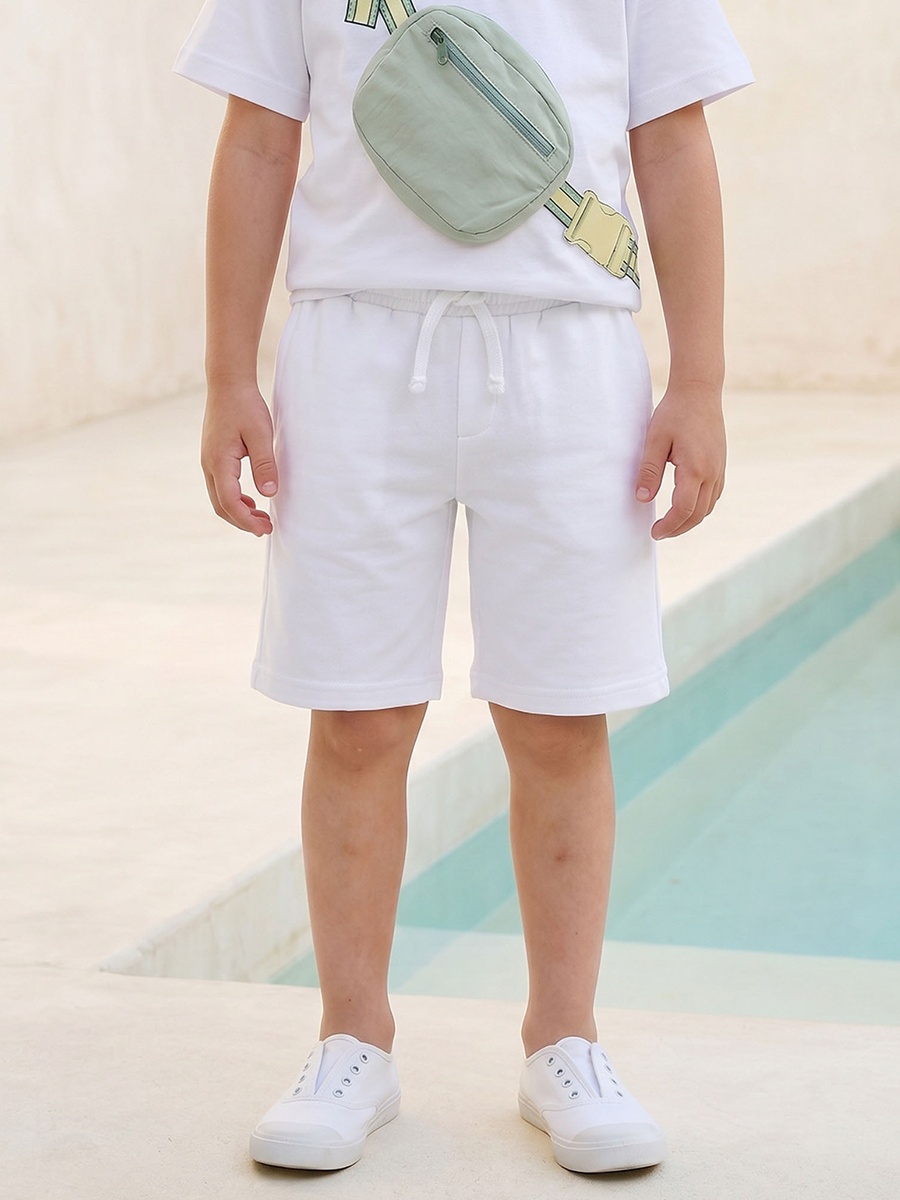 Crew Neck Short Sleeves T-Shirt and Shorts Set with Bag Applique