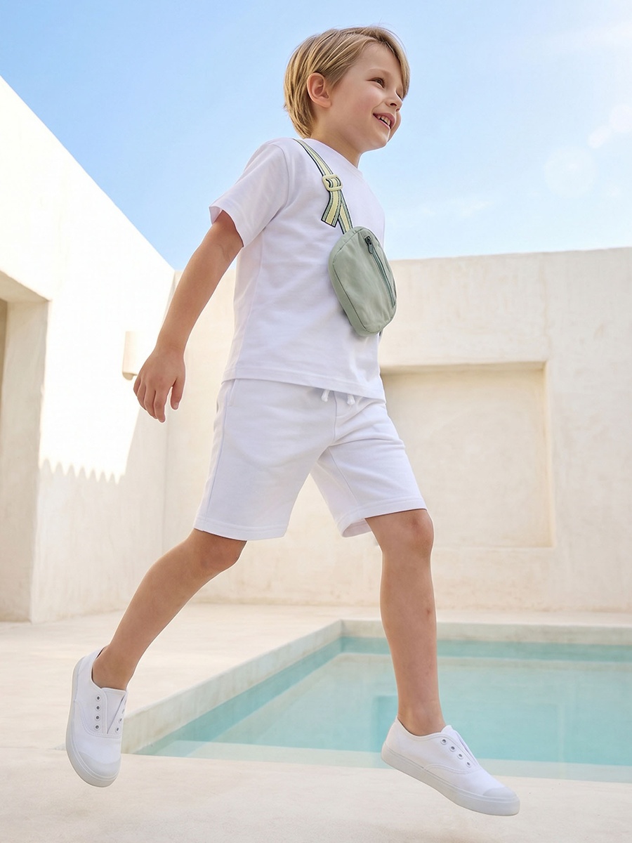Crew Neck Short Sleeves T-Shirt and Shorts Set with Bag Applique