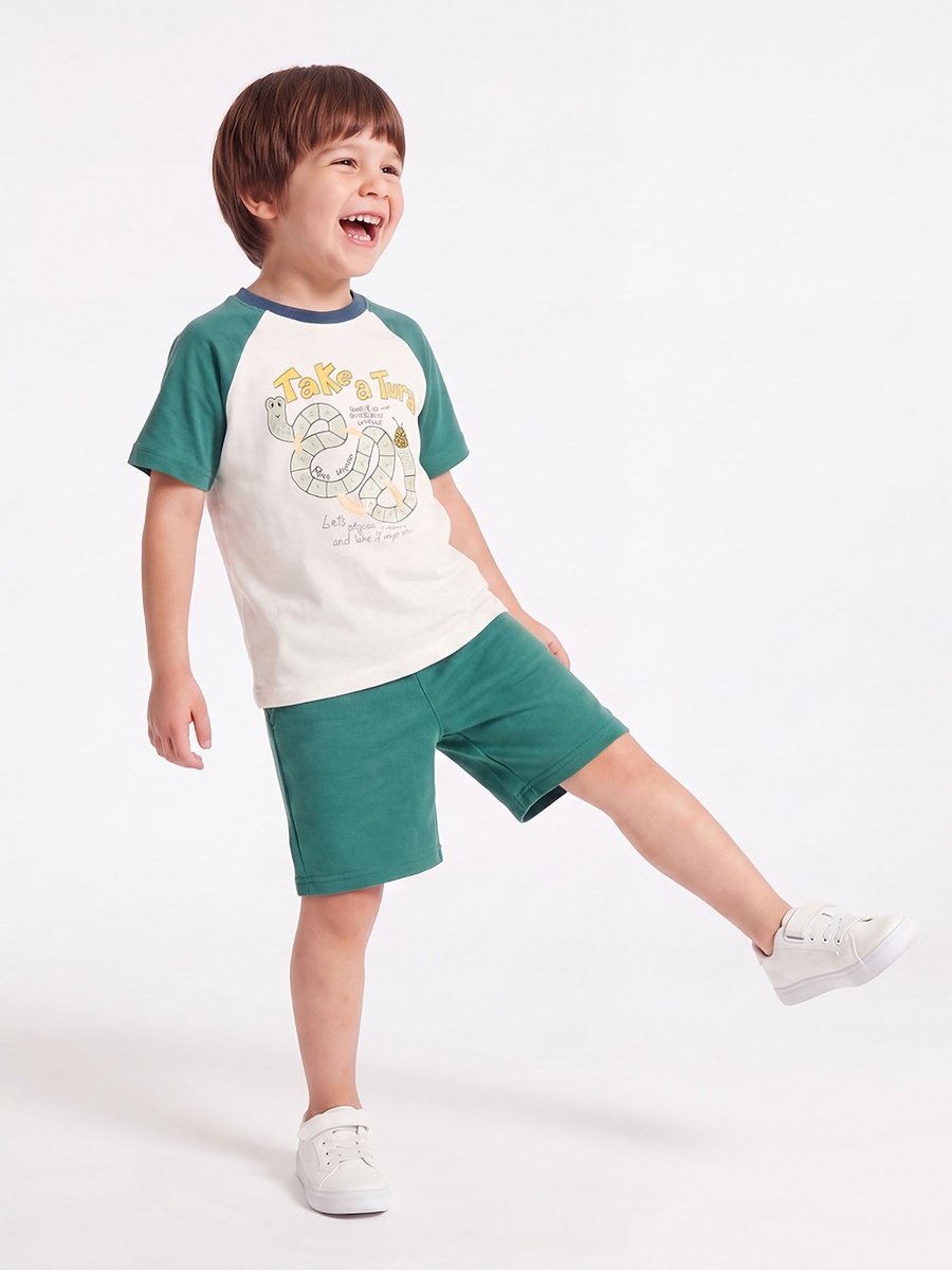 Crew Neck Short Sleeves T-Shirt and Shorts Set with Graphic Print