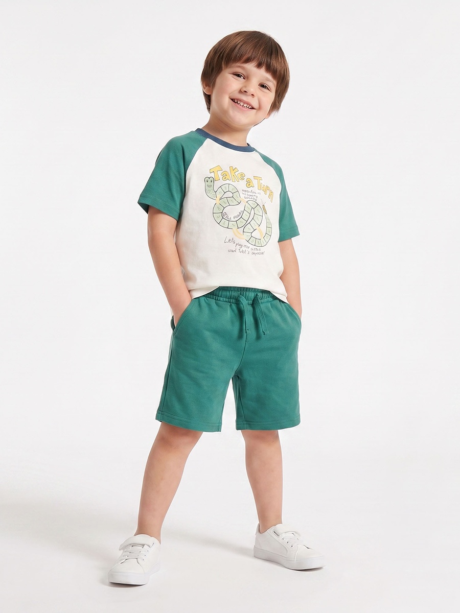 Crew Neck Short Sleeves T-Shirt and Shorts Set with Graphic Print