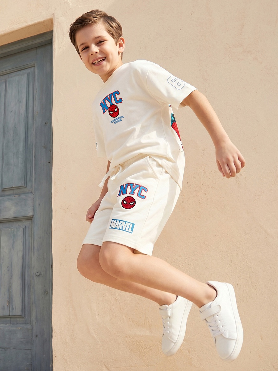 Crew Neck Short Sleeves T-Shirt and Shorts Set with Spider-Man Embroidery