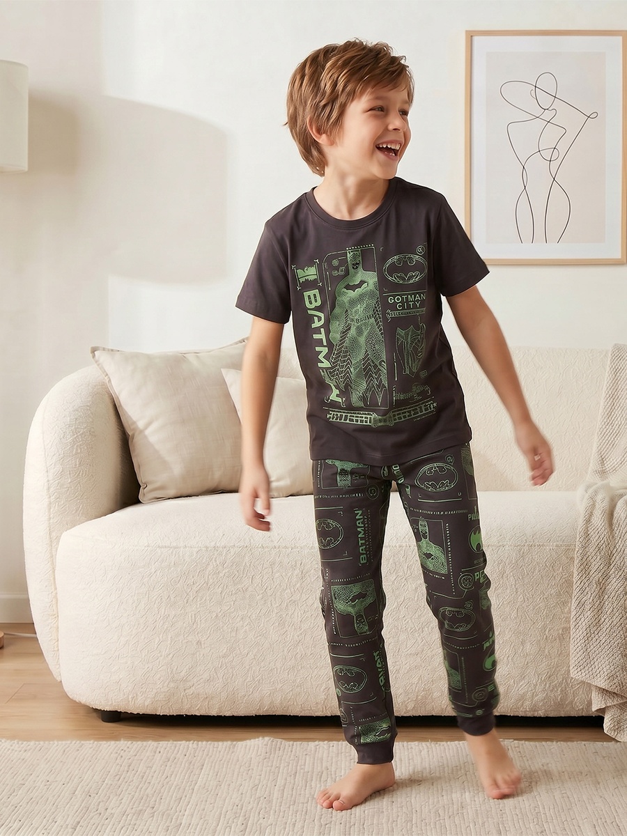 Cotton Crew Neck Short Sleeves Pyjama Set with Batman Print