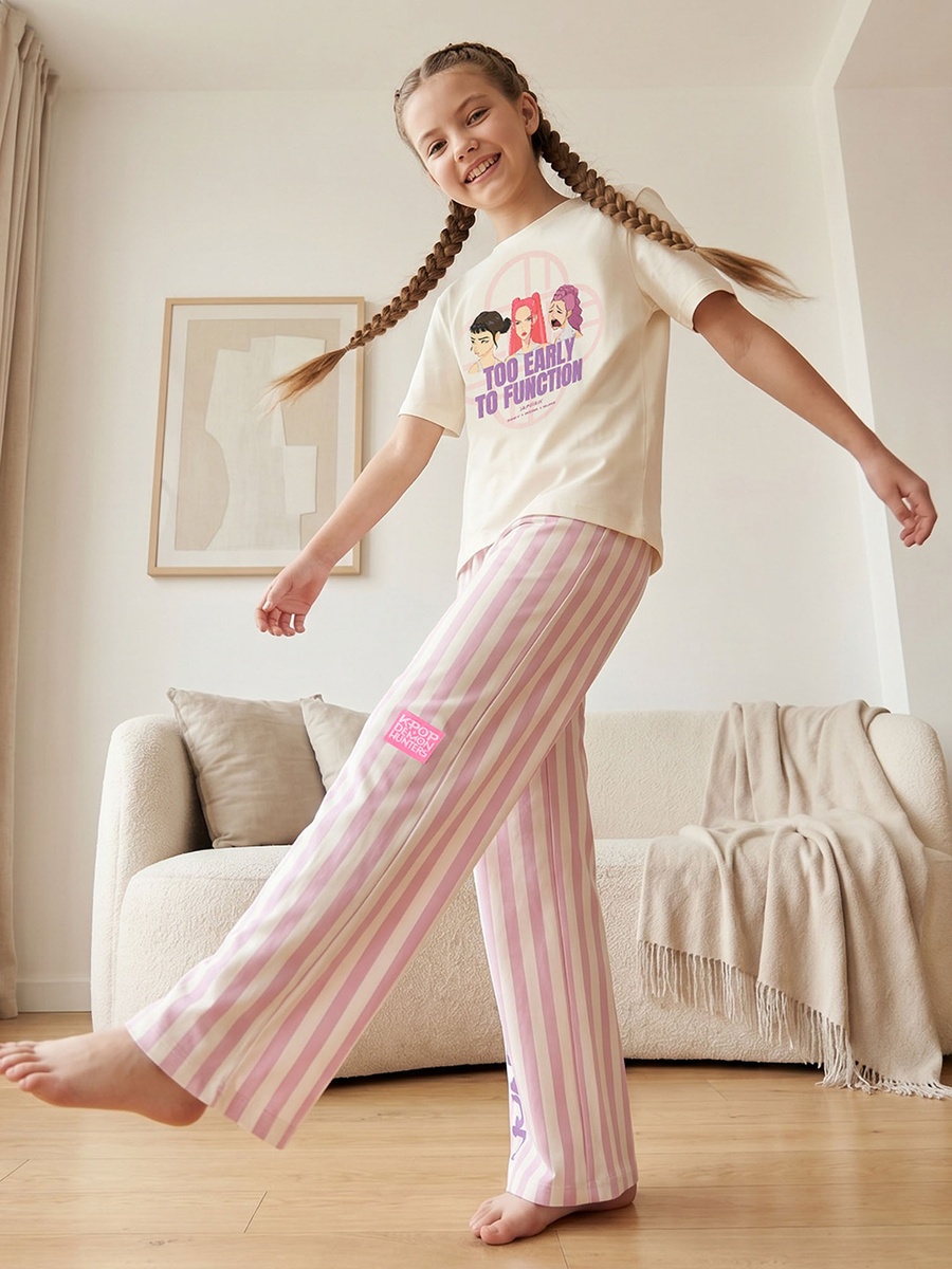 Cotton Crew Neck Short Sleeves Pyjama Set with KPop Demon Hunters Print