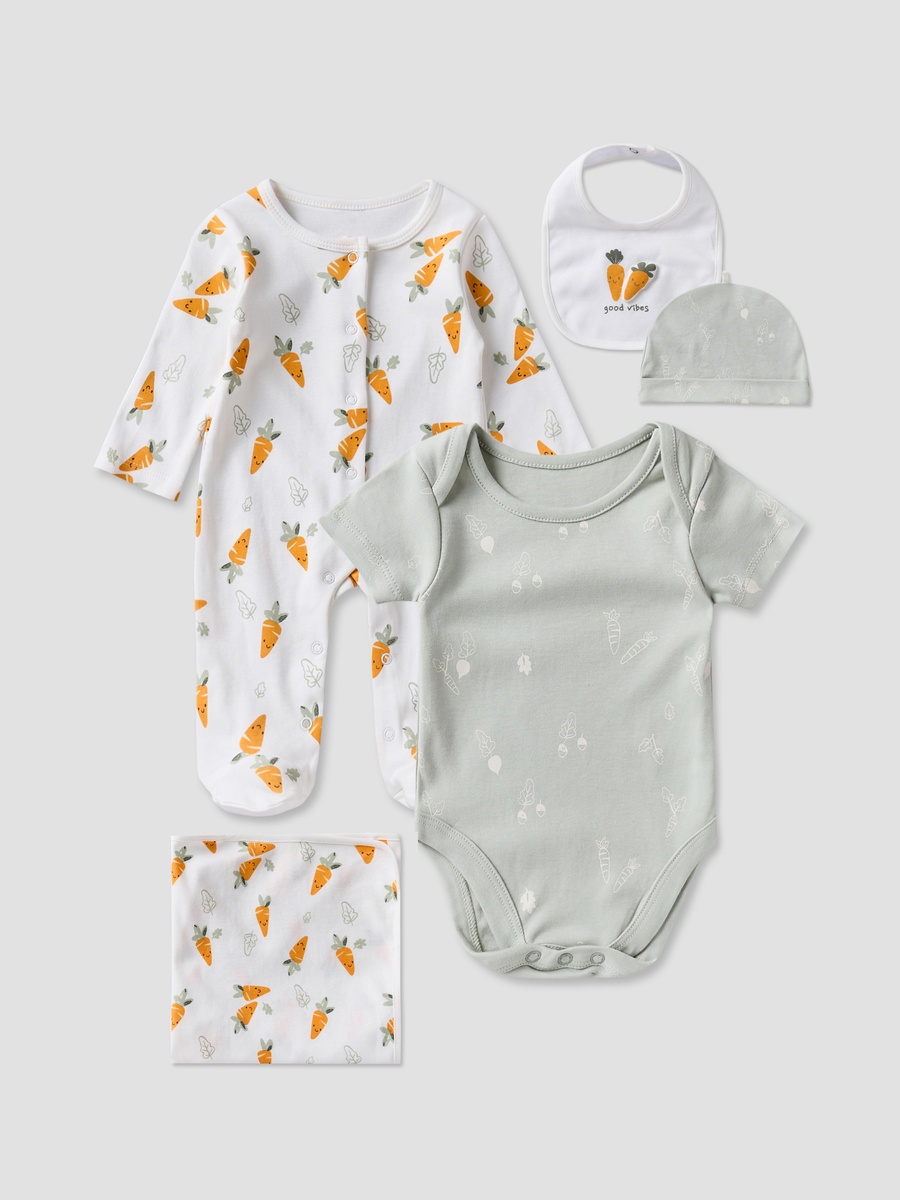 Set of 5 Clothing Gift Set with Carrot Print