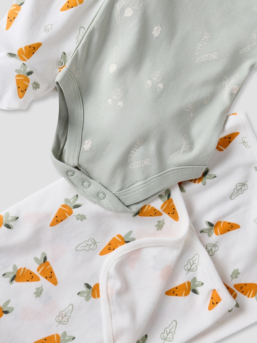 Set of 5 Clothing Gift Set with Carrot Print