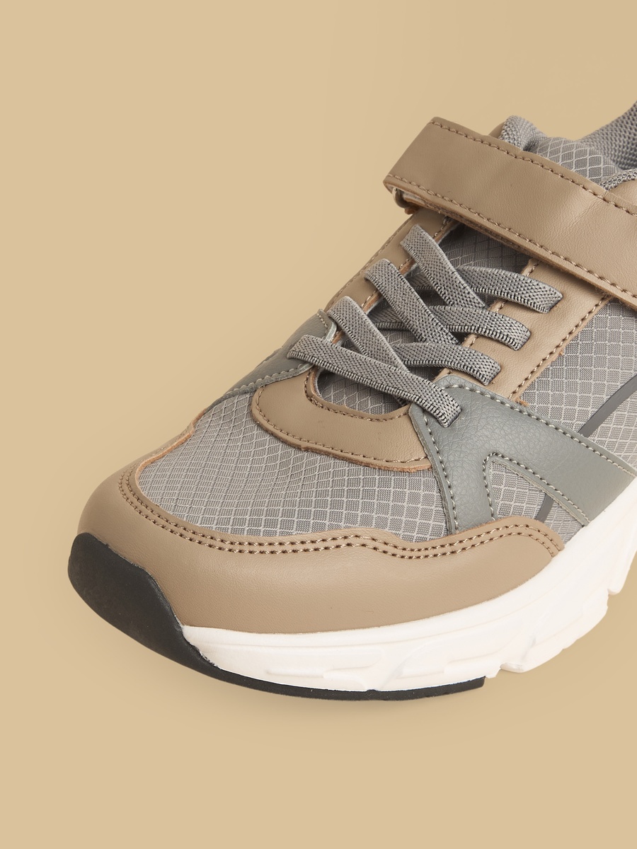 Panelled Sports Shoes with Hook and Loop Closure
