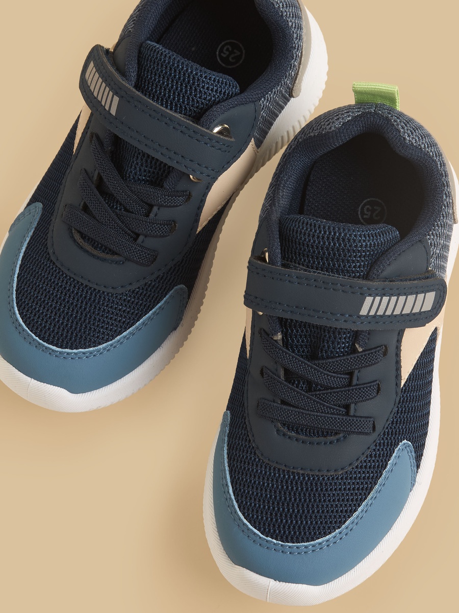 Panelled Sports Shoes with Hook and Loop Closure