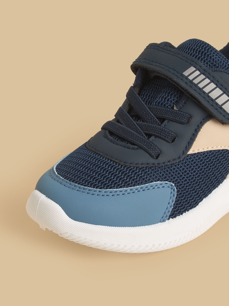 Panelled Sports Shoes with Hook and Loop Closure