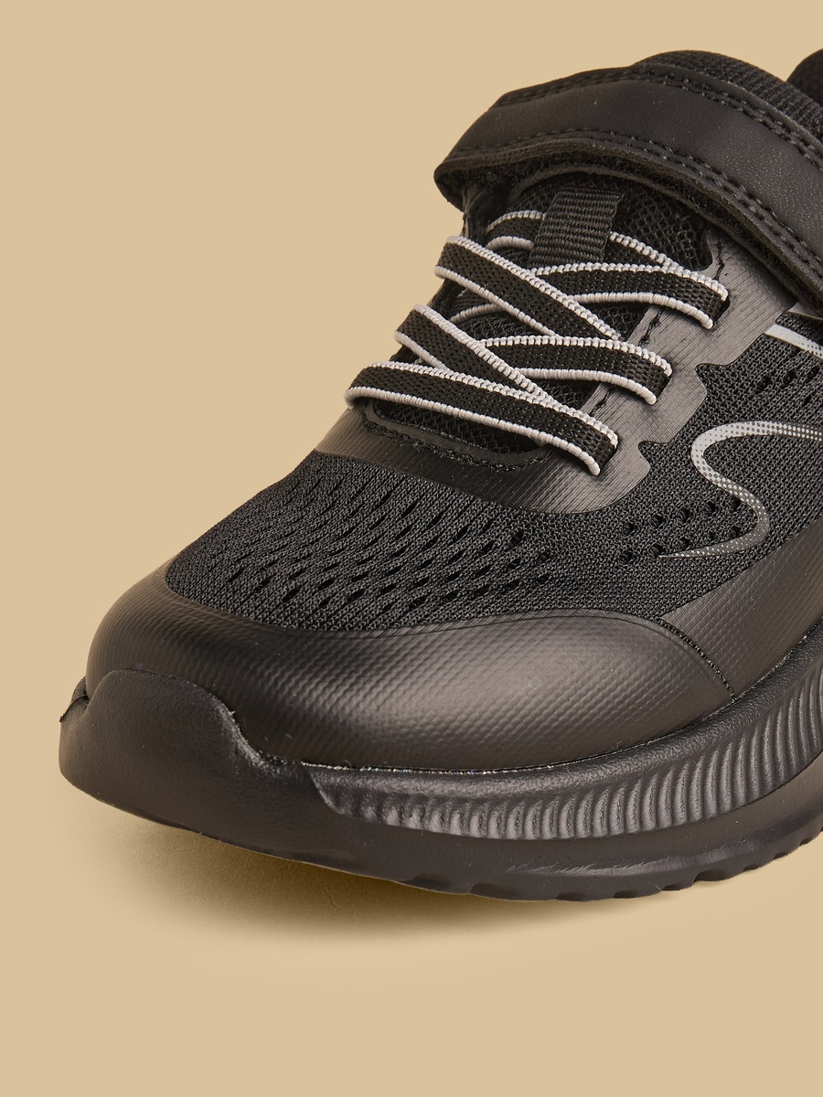 Textured Sports Shoes with Hook and Loop Closure