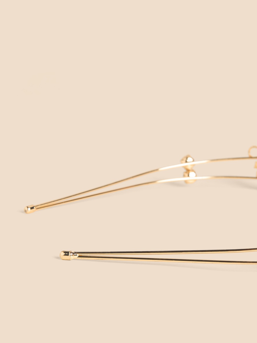 طوق شعر مزين .