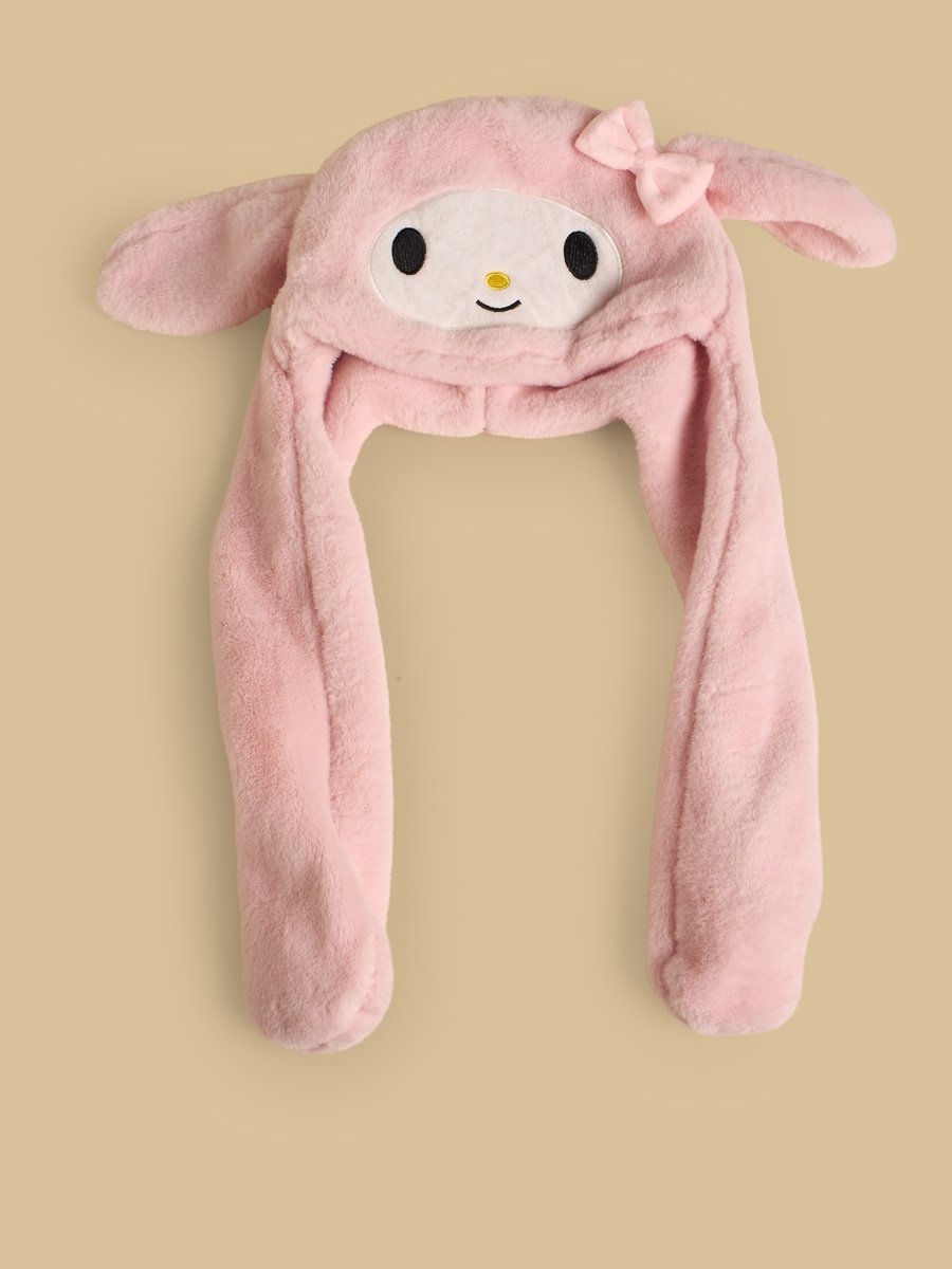 قبعة بتصميم كورومي مع آذان متحركة