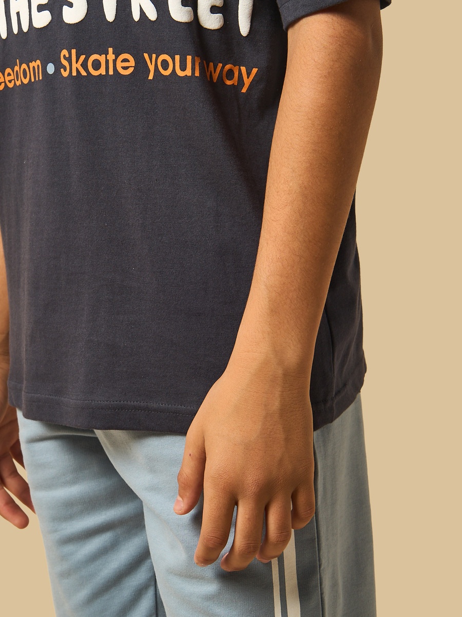 Skateboard Print T-Shirt and Shorts Set