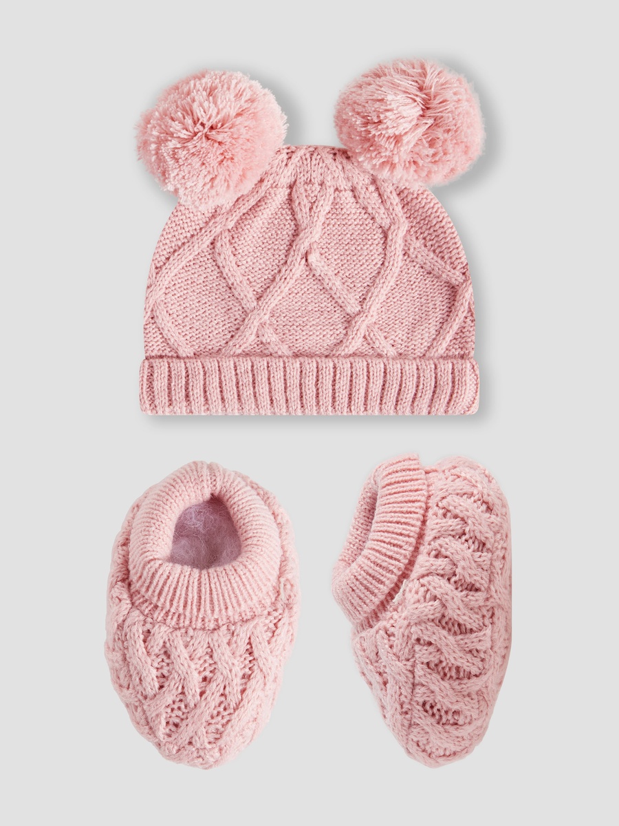 Cap and Booties with Knit Texture