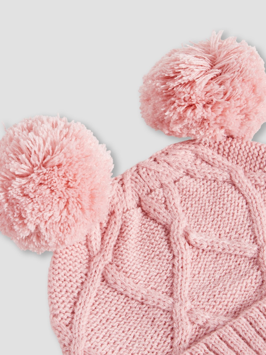 Cap and Booties with Knit Texture