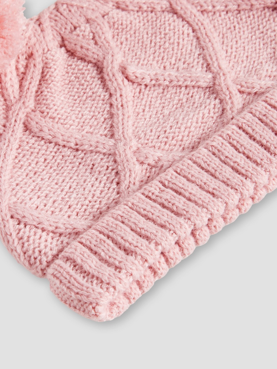 Cap and Booties with Knit Texture