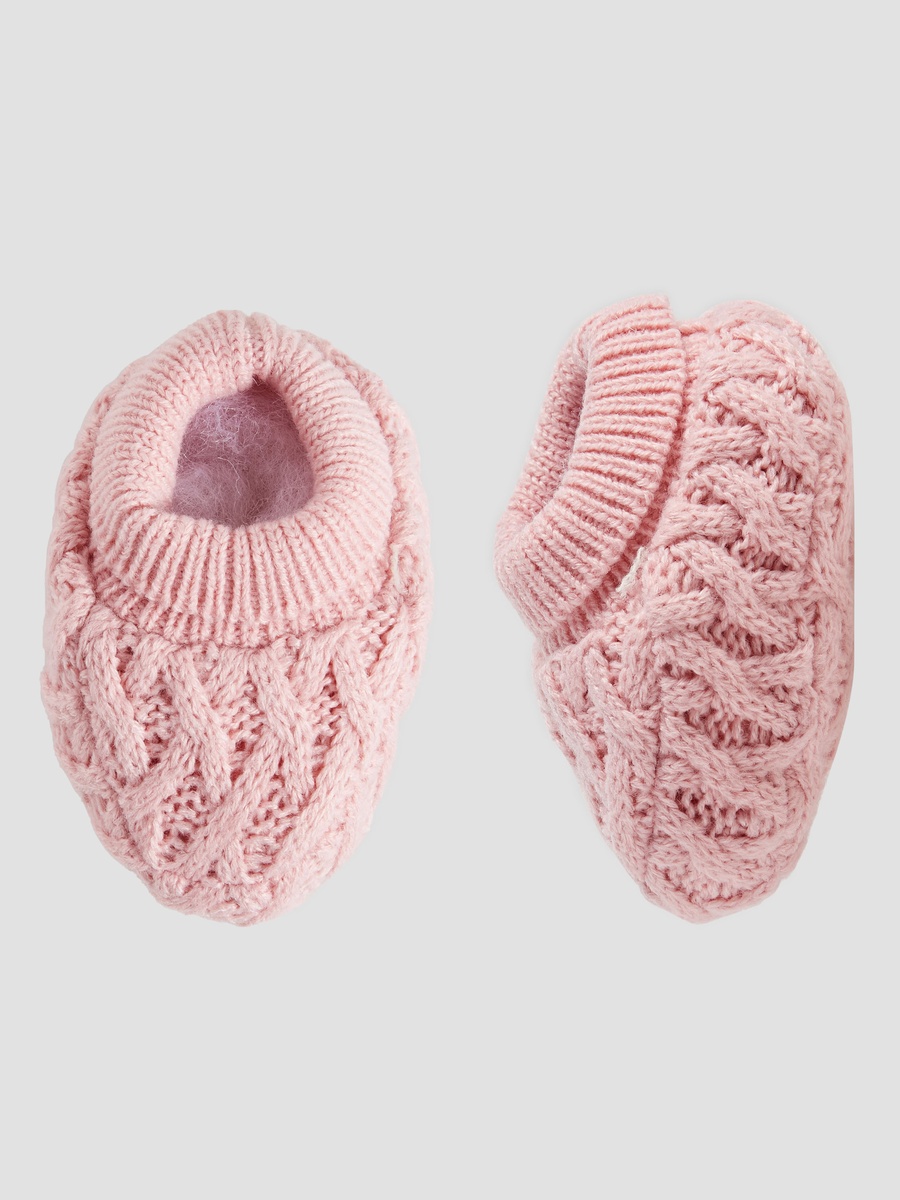 Cap and Booties with Knit Texture