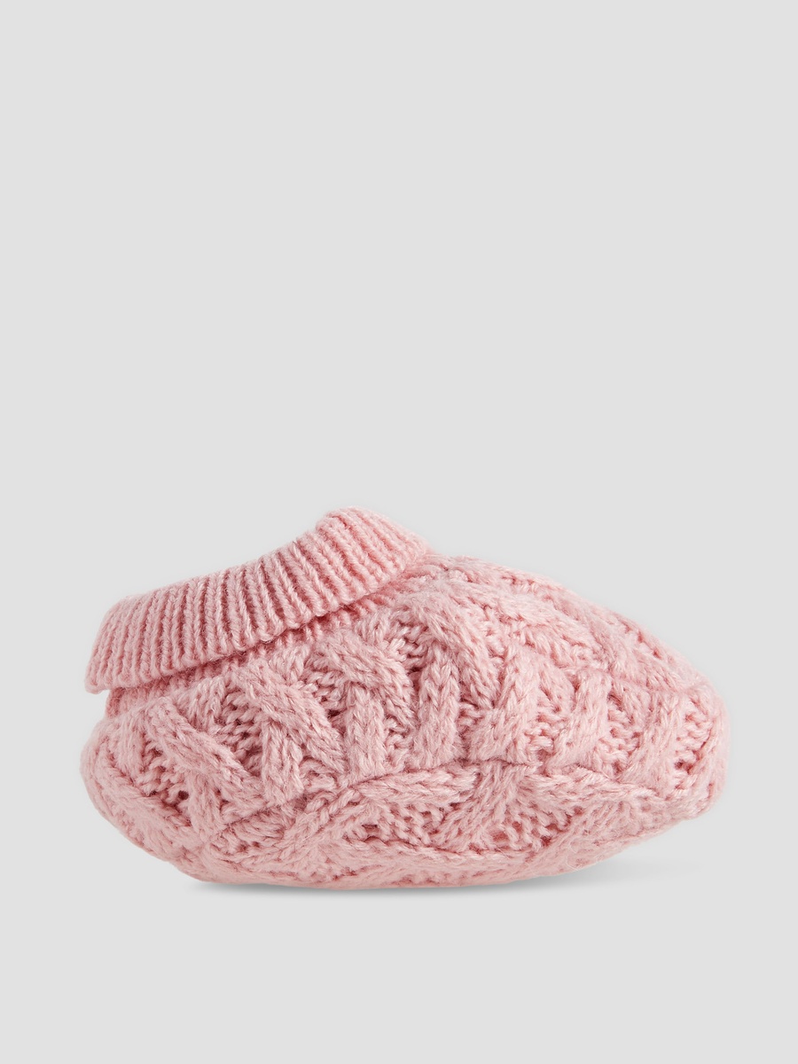 Cap and Booties with Knit Texture