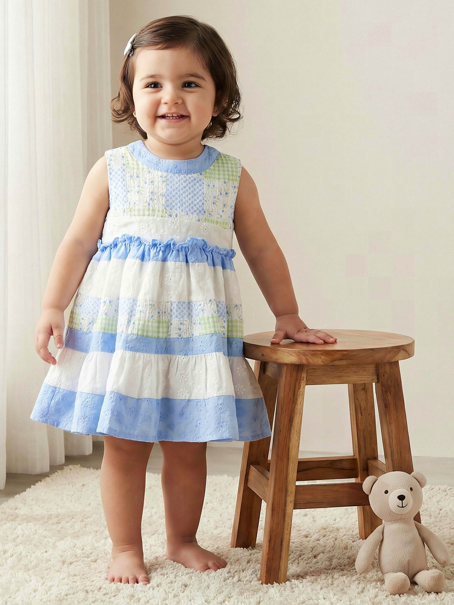 Round Neck Sleeveless Dress with Print