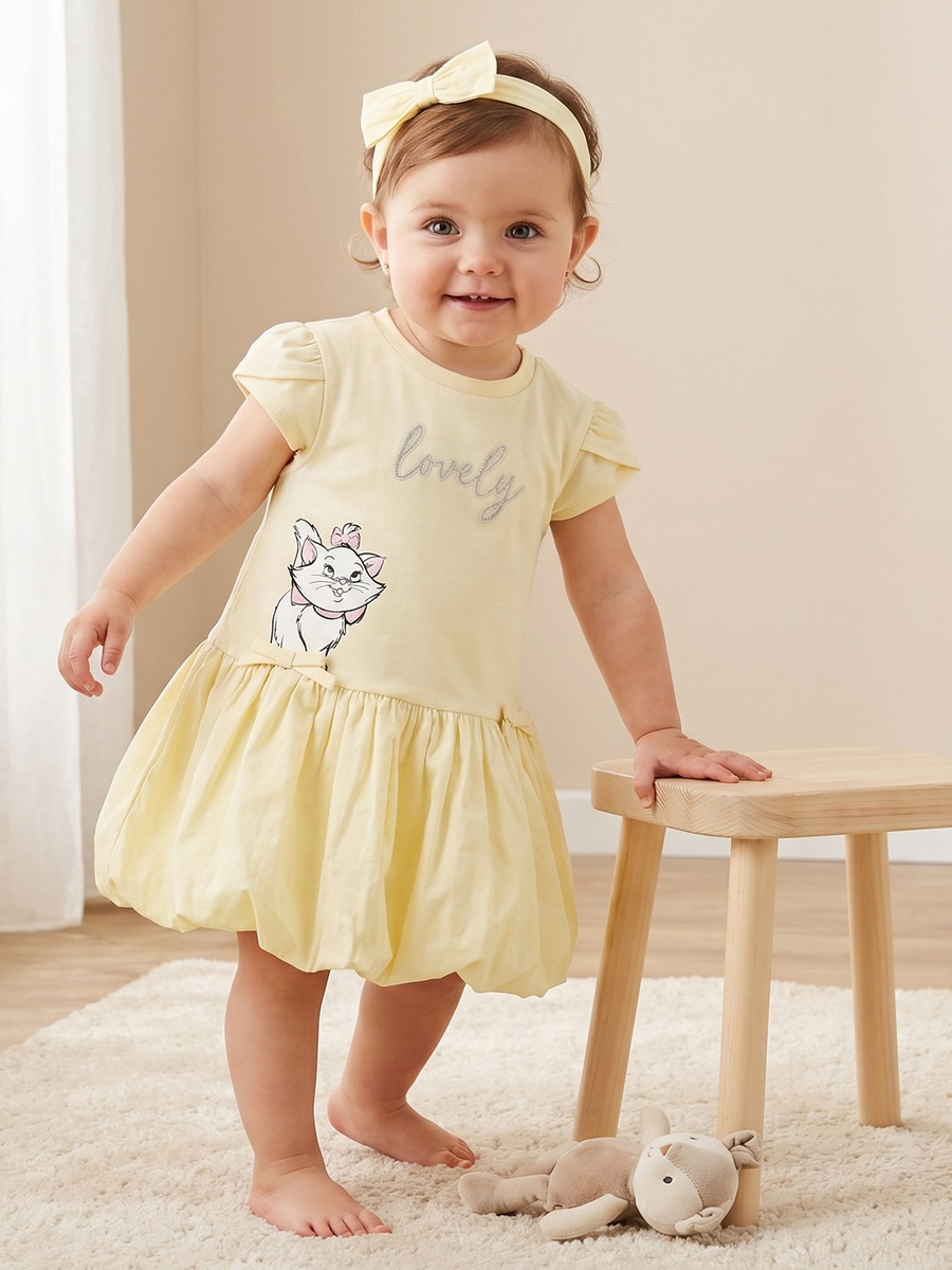 Round Neck Short Sleeves Knee Length Dress with Marie Print