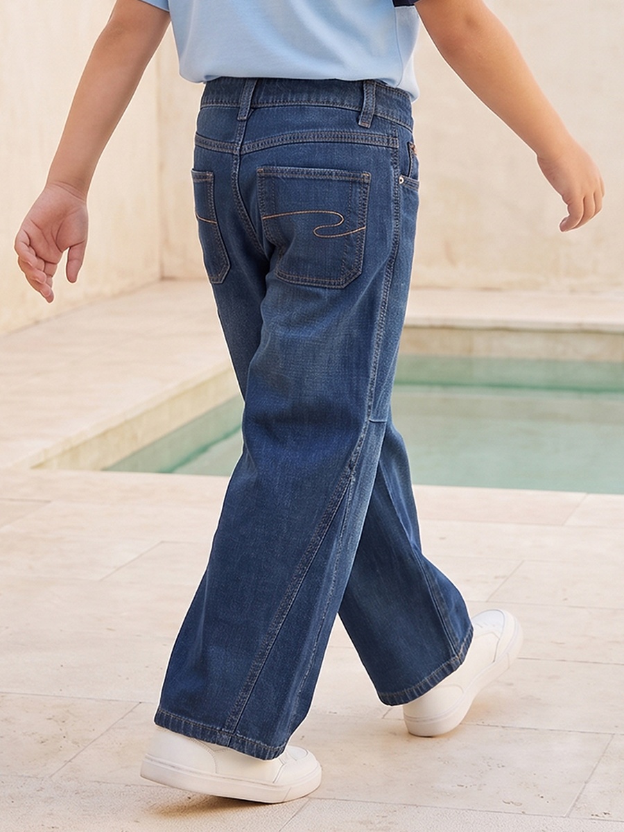Mid-Rise Jeans with Pockets
